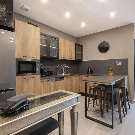 Comfortable Five Bedroom Five Bathroom By 360 Estates Tal-Hriereb