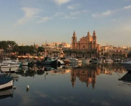 Comfortable Five Bedroom Five Bathroom By 360 Estates