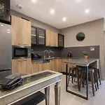 Comfortable Five Bedroom Five Bathroom By 360 Estates Tal-Hriereb