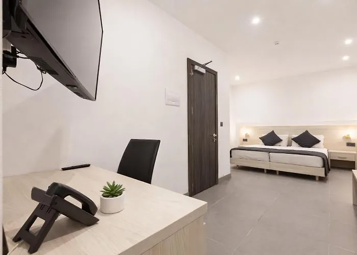 Comfortable Five Bedroom Five Bathroom By 360 Estates Tal-Hriereb