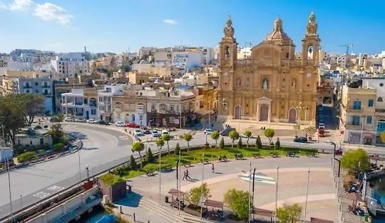 Comfortable Five Bedroom Five Bathroom By 360 Estates * Tal-Hriereb